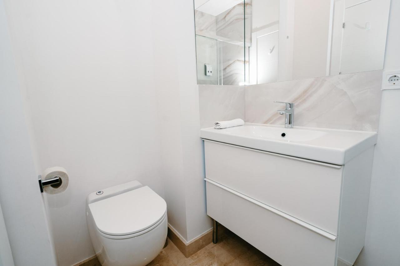 New Picasso Plaza - Malaga Apartment ภายนอก รูปภาพ